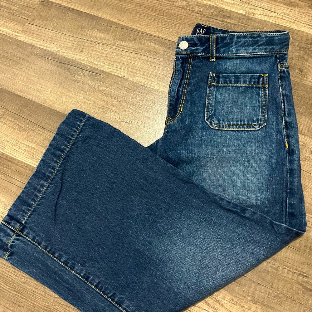 Gap high rise wide leg crop jeans size 14 in young girls.